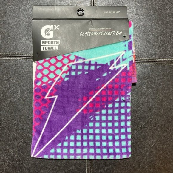 Gatorade Glitched Towel - Picture 6 of 12